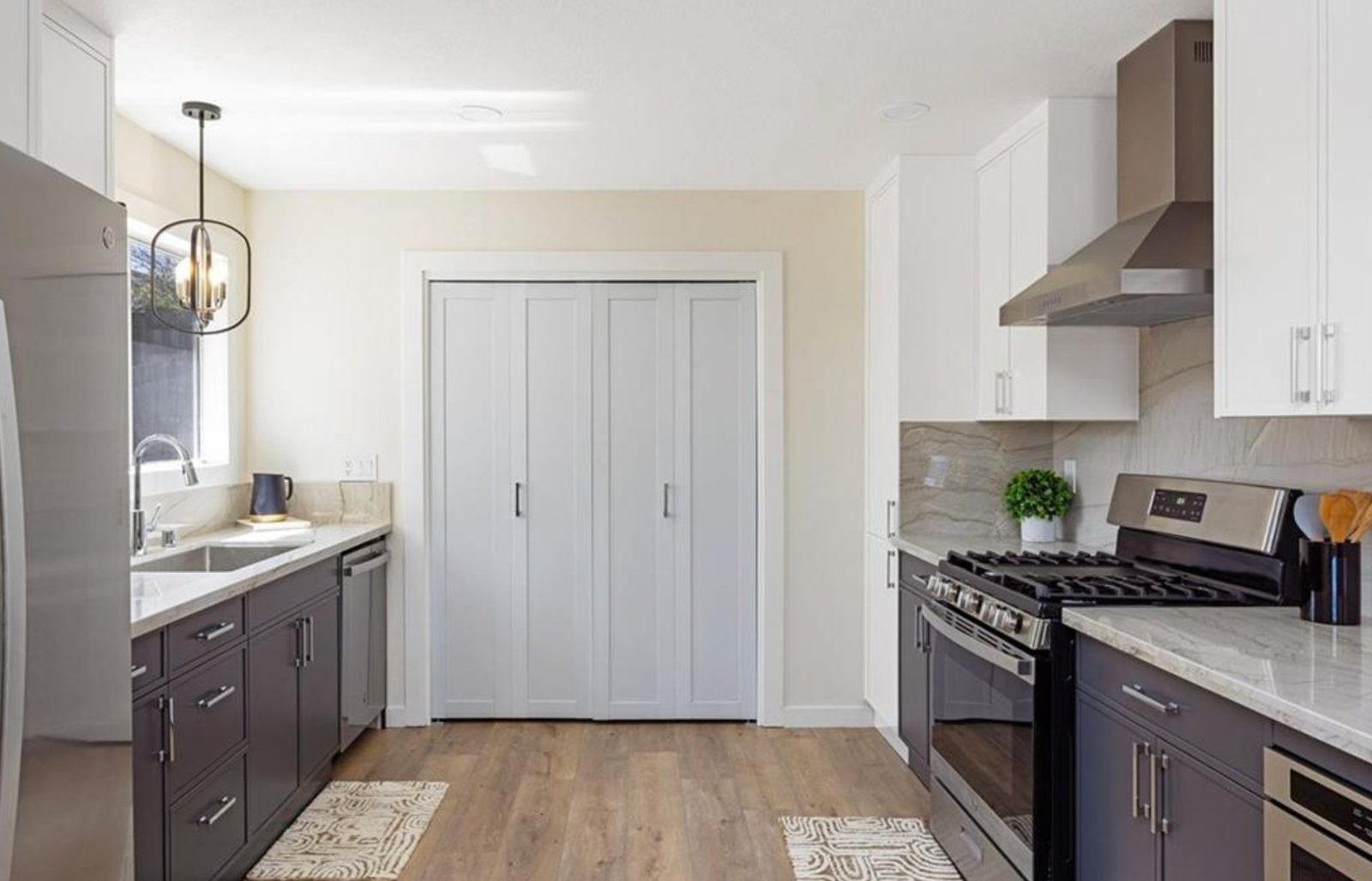 Lone Oak — Kitchen